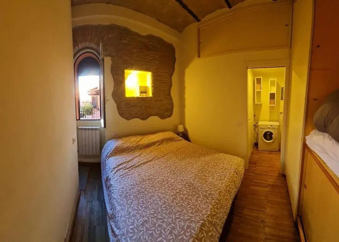 Julia Nel Cuore Di Trastevere Rom